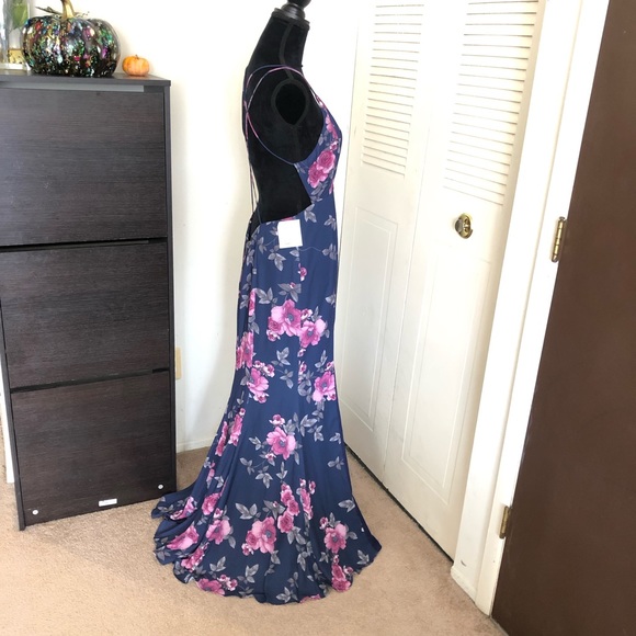 Fame & Partners The Rowen Floral Gown - Picture 5 of 8